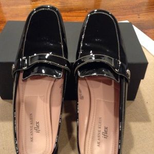 Anne Klein patent leather mule